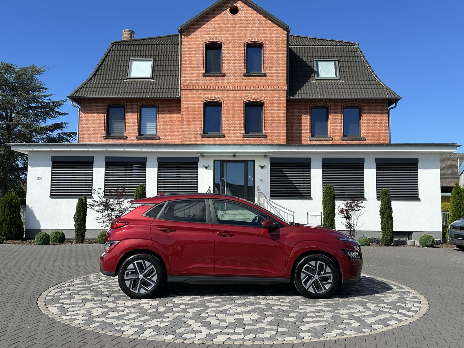 Hyundai Kona Elektro Trend HUD NAV KRELL WÄMPU AHK 64KWh