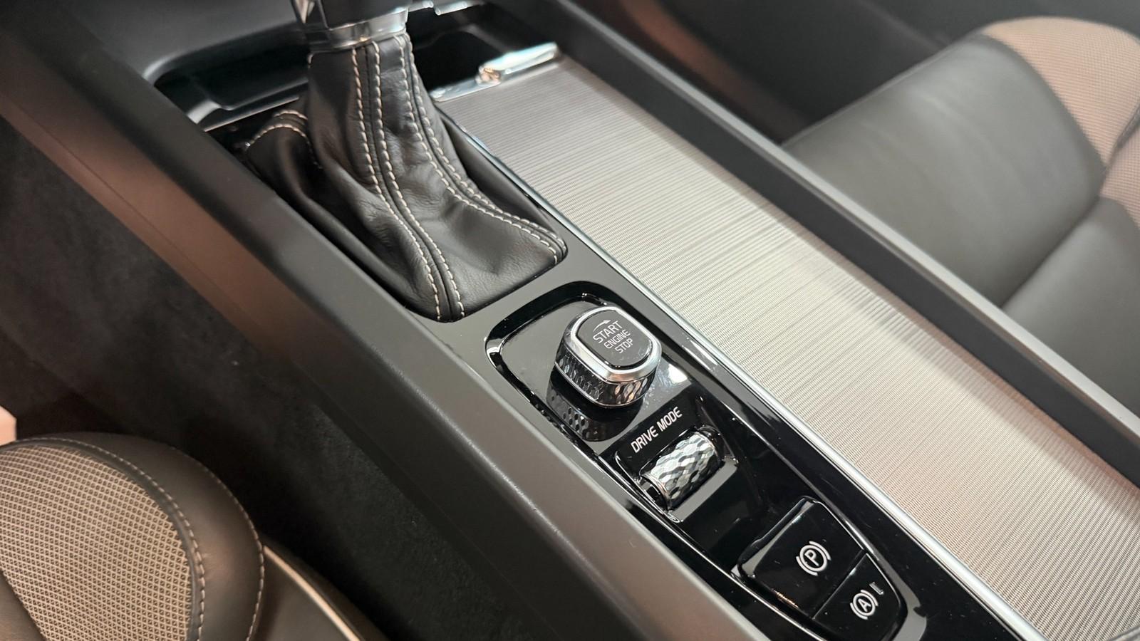 Volvo XC60 D4 R Design 2WD