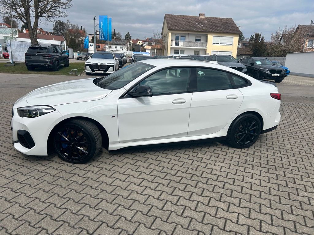BMW M235
