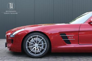 صورة 9 لـ 2011 Mercedes-BENZ SLS AMG