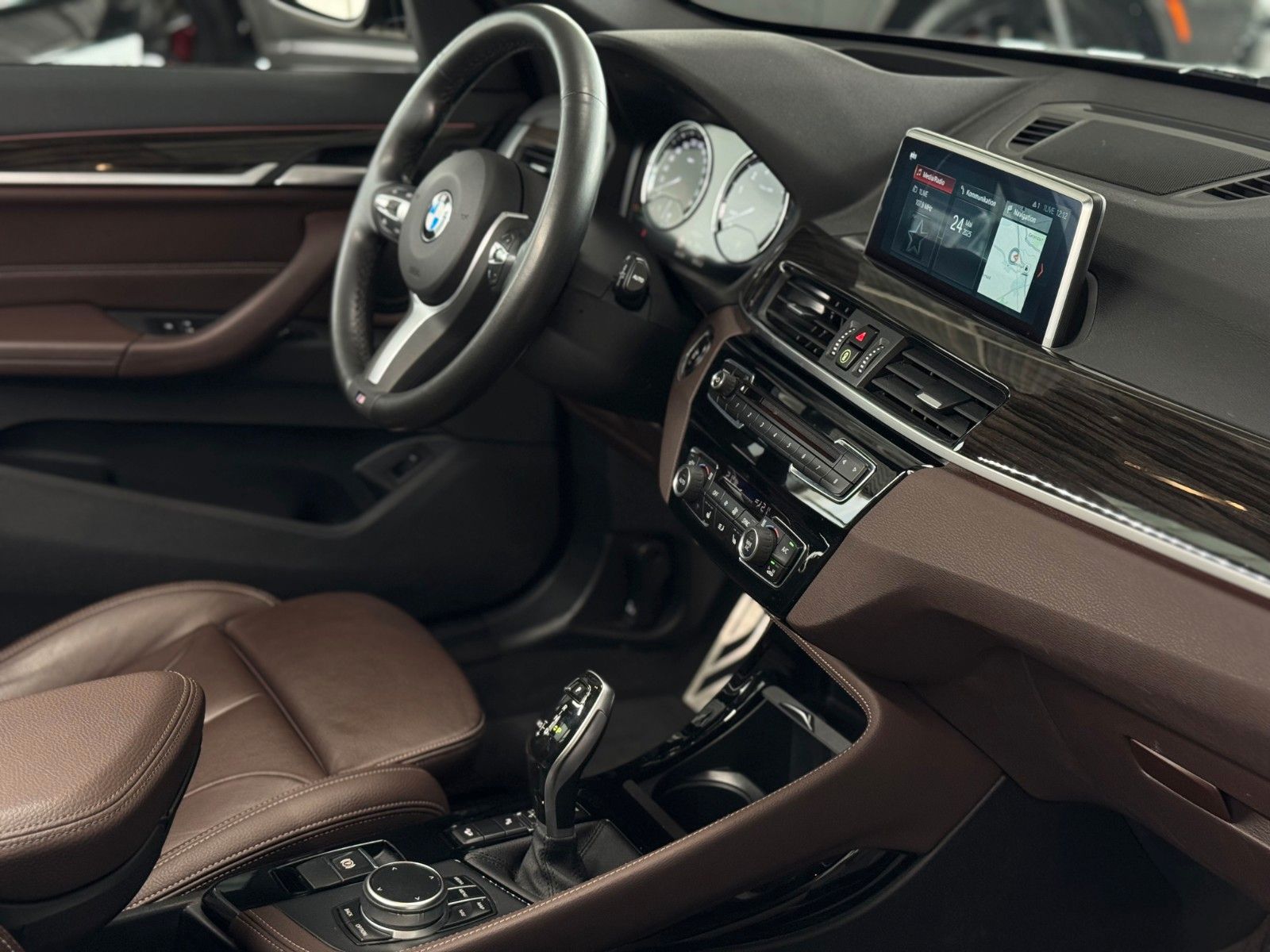 Fahrzeugabbildung BMW X1 xDrive 2.0i M Sport   "Leder PANO Kamera"