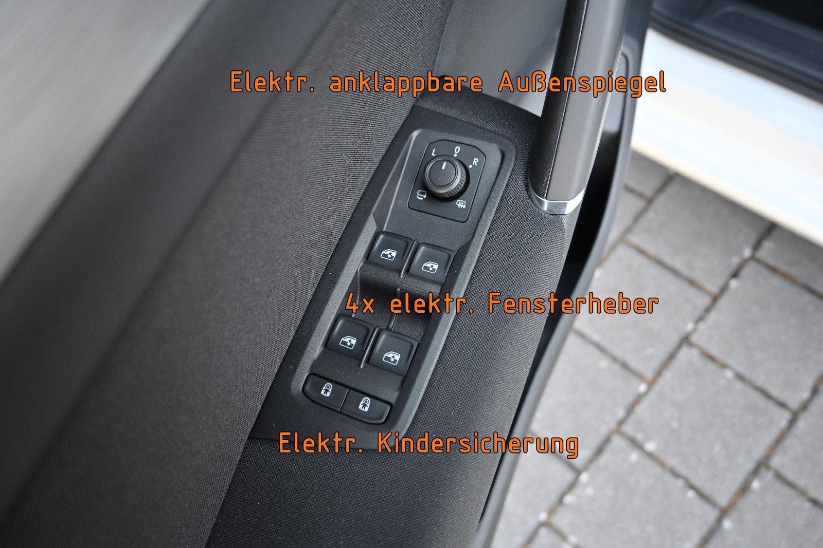 Fahrzeugabbildung Volkswagen Touran 1.5 TSI DSG °ACC°AHK°DYNAUDIO°PANO°STANDH