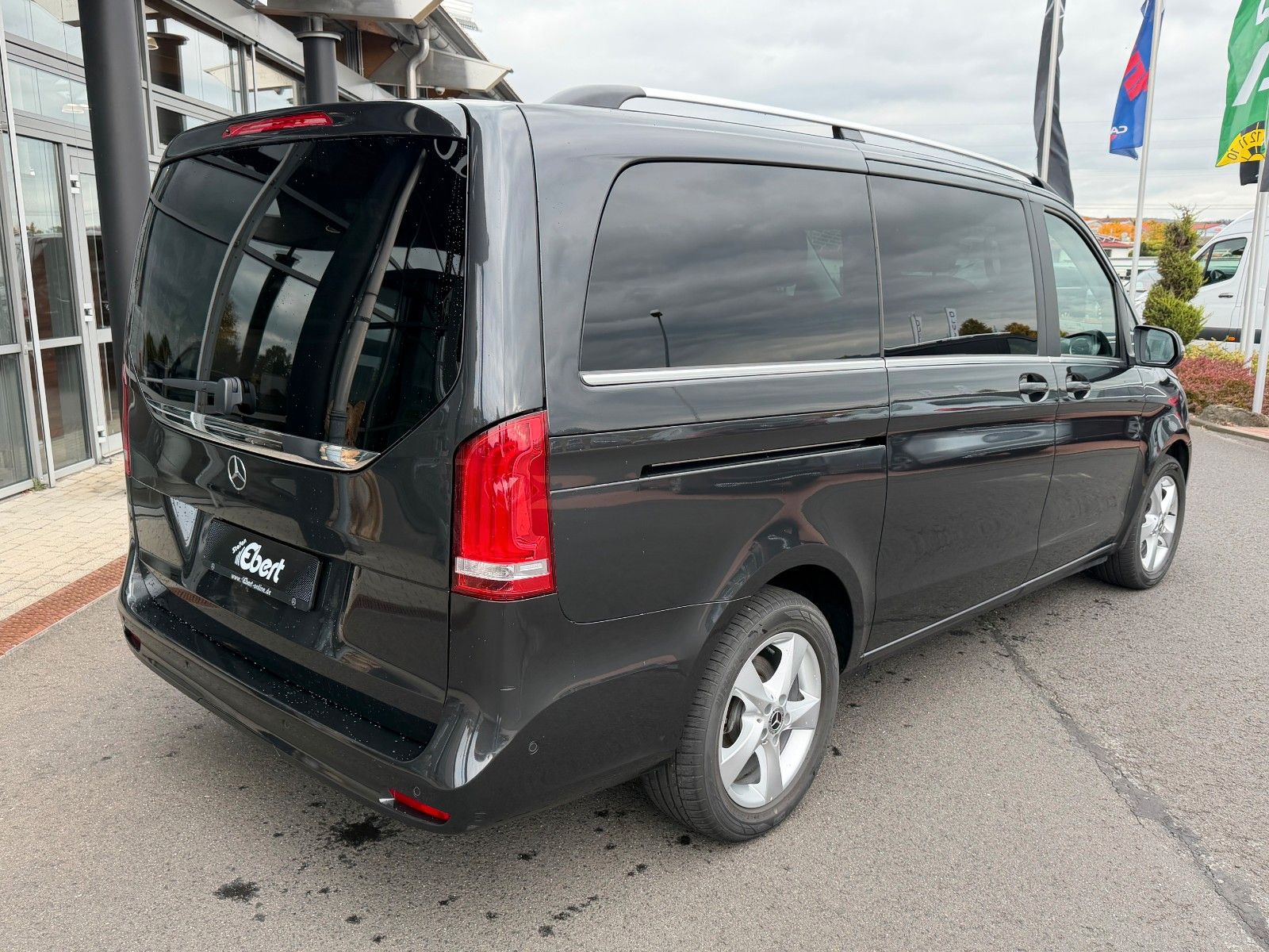 Fahrzeugabbildung Mercedes-Benz V 250 AVANTGARDE ED AHK Tisch 6Sitze