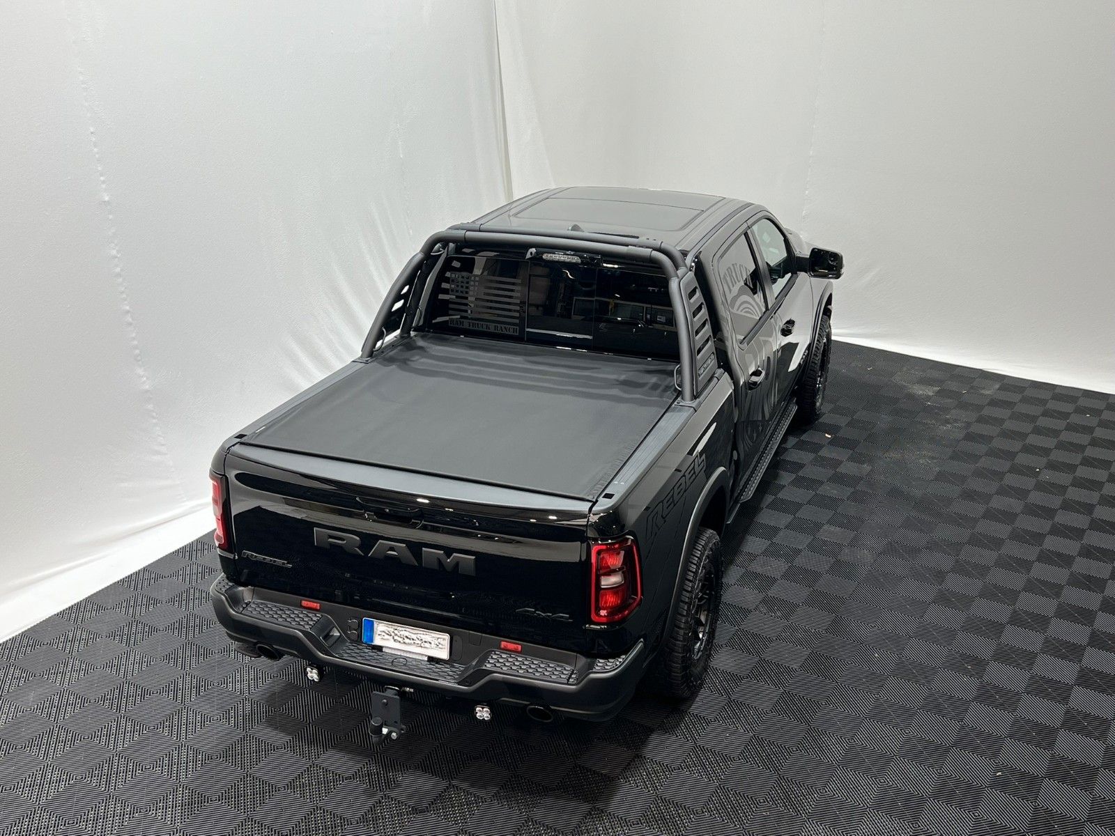 Fahrzeugabbildung Dodge RAM 1500 Rebel Night Premium 3.0L MY25 RTR Umbau