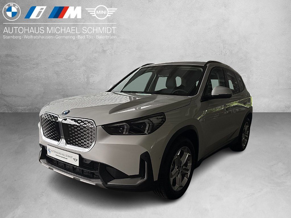 BMW iX1 eDrive20 DAB LED RFK Komfortzg. Klimaaut.