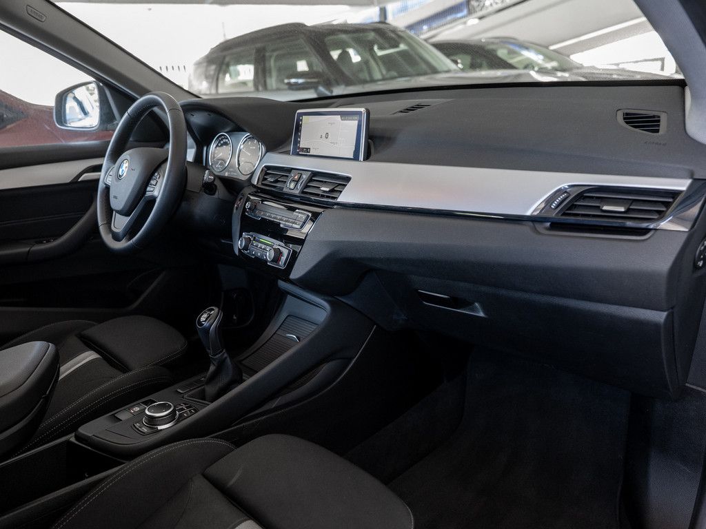 BMW X1 sDrive18d FACEL. PANO AHK NAVI SHZ PDC KLIMA foto 4