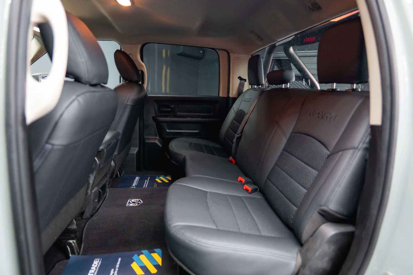 Fahrzeugabbildung Dodge RAM 5.7 V8 HEMI 4x4 OFFROAD Night-Paket *LED*AHK