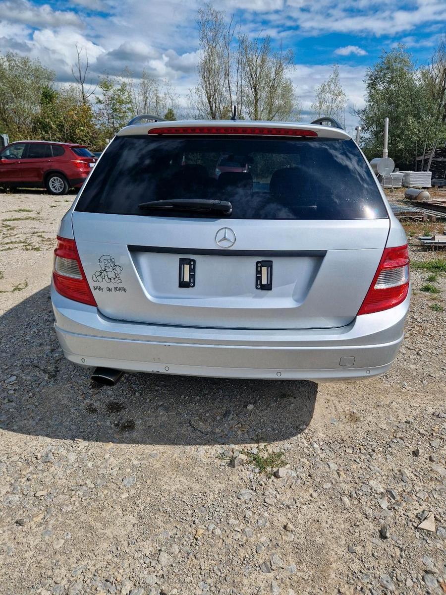 Mercedes-Benz C220 2011 — engine 170 HP (125kW)