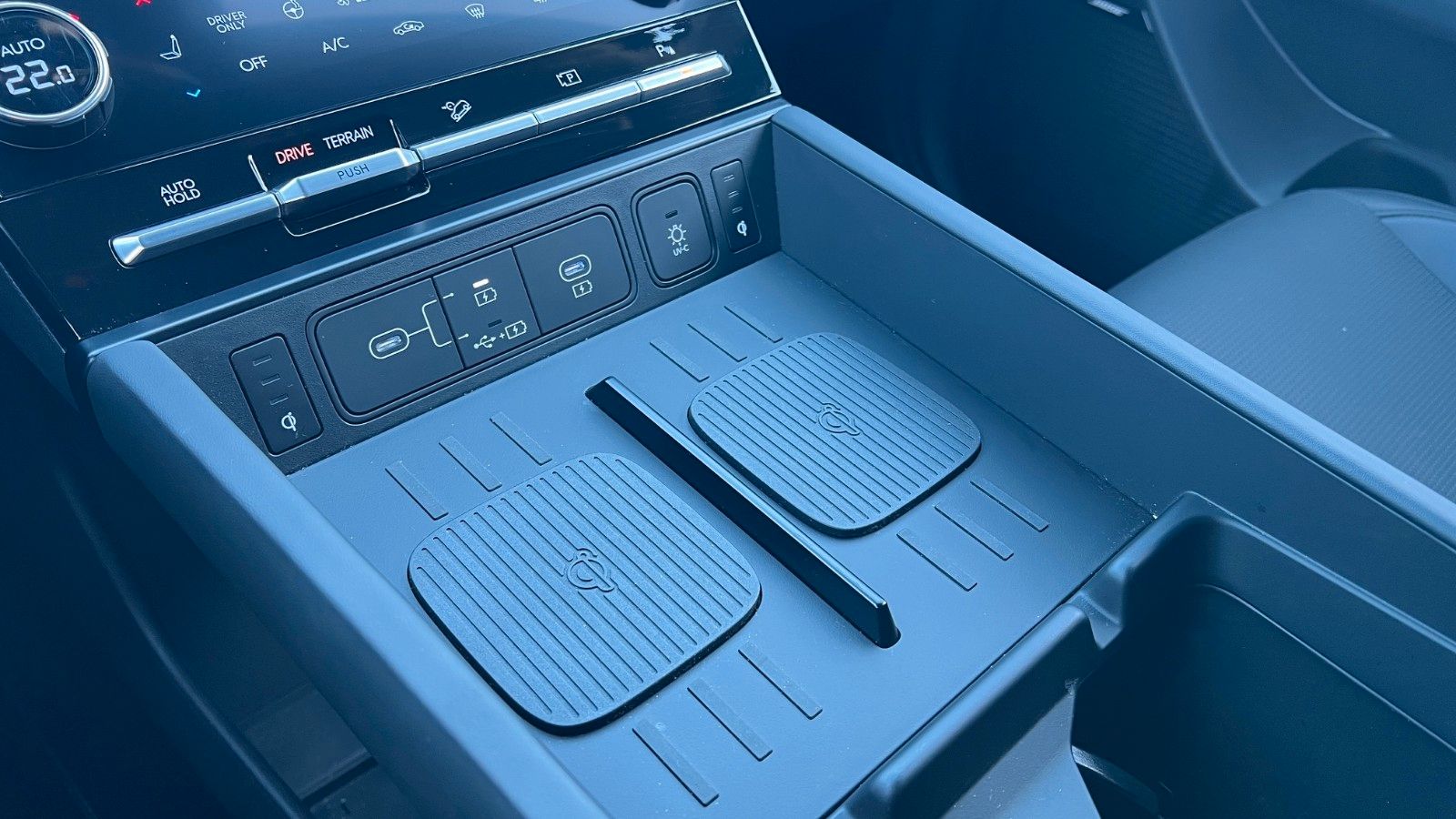 Fahrzeugabbildung Hyundai SANTA FE 1.6T-GDI HEV Blackline *Standhzg*AHK*