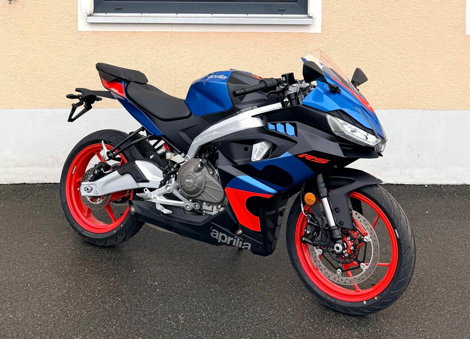 Aprilia RS 457 E5+ 2026 beide Farben