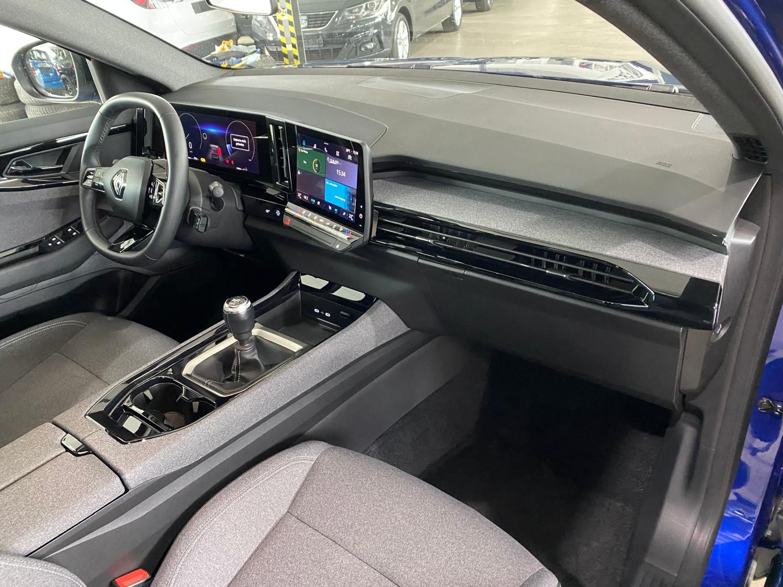 Fahrzeugabbildung Renault Austral Mild Hybrid 140 Sports Equilibre
