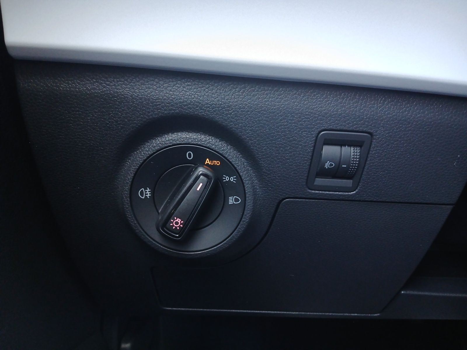 Fahrzeugabbildung SEAT Ibiza TSI Style LED Climatronic GRA PDC SH LM