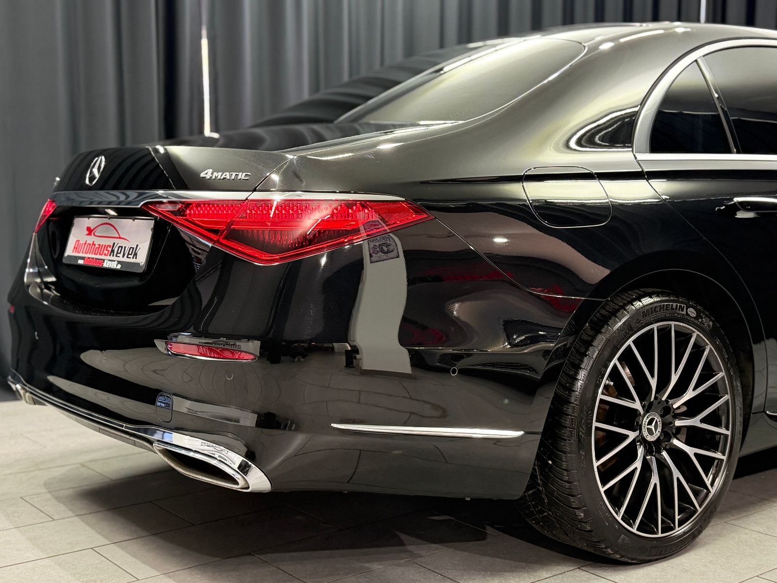 Fahrzeugabbildung Mercedes-Benz S 400 d Limousine L 4Matic|Burmester|MASSAGE|HuD