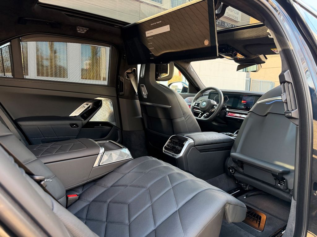 Image of BMW 750