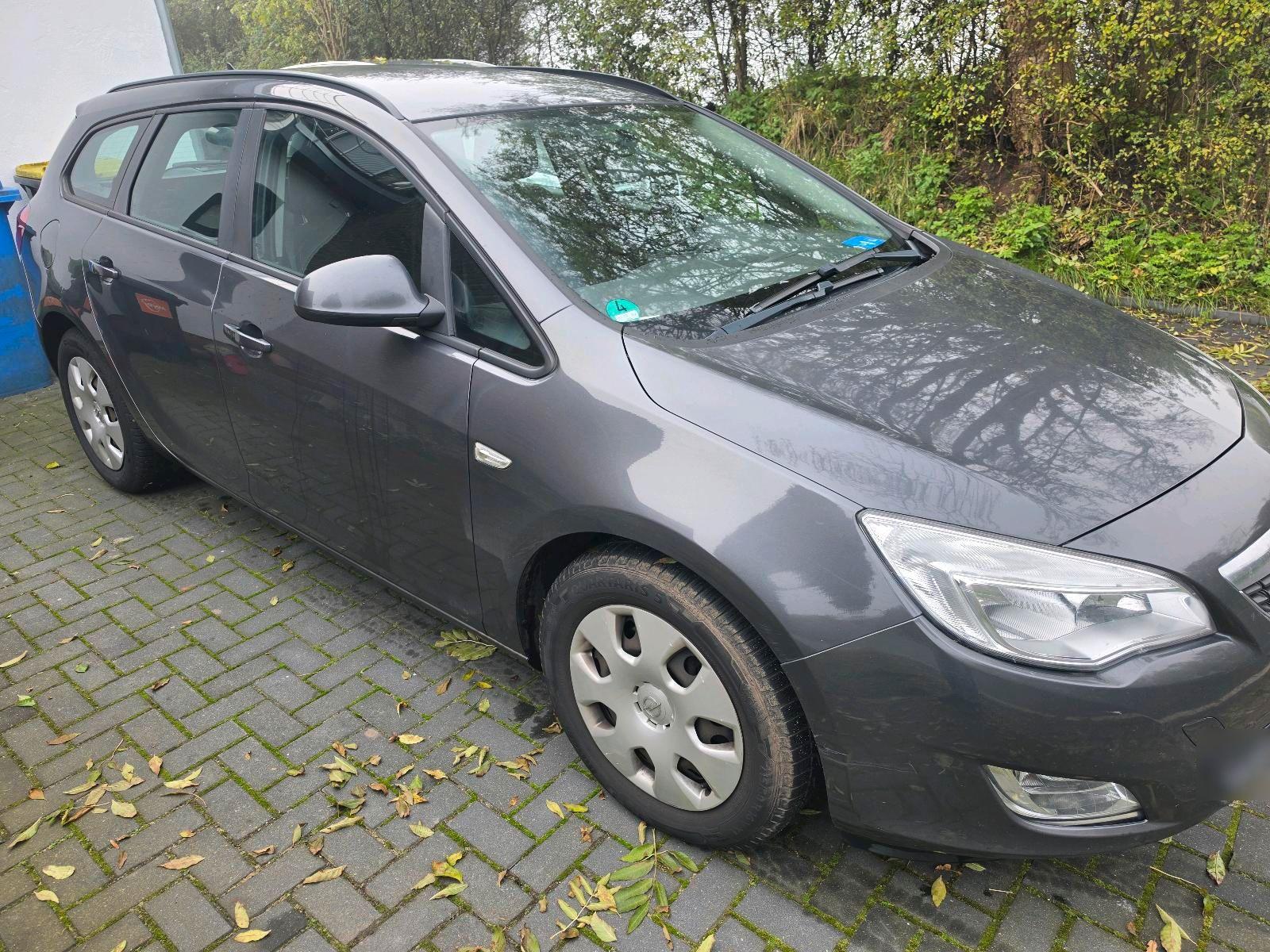 Opel Astra 2012 — engine 110 HP (81kW)