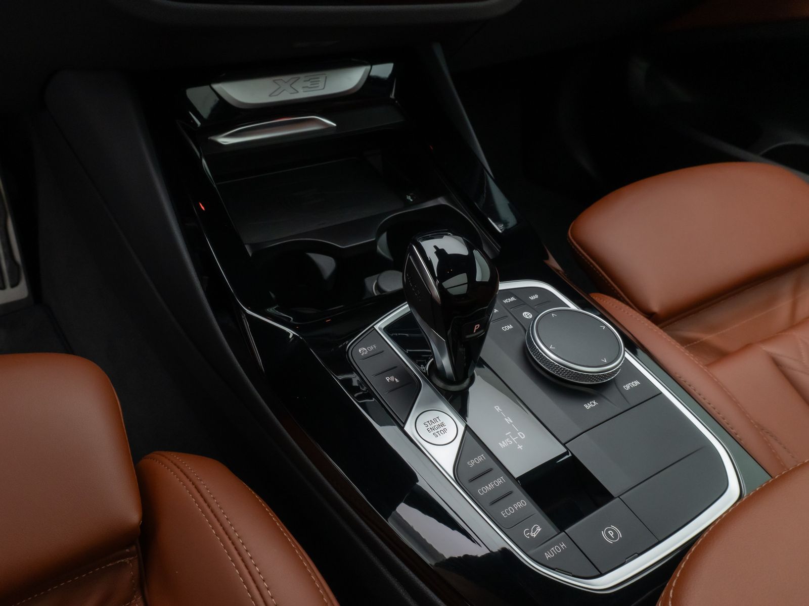 Fahrzeugabbildung BMW X3 xD30i M Sport Panorama Laser Kamera HUD HiFi