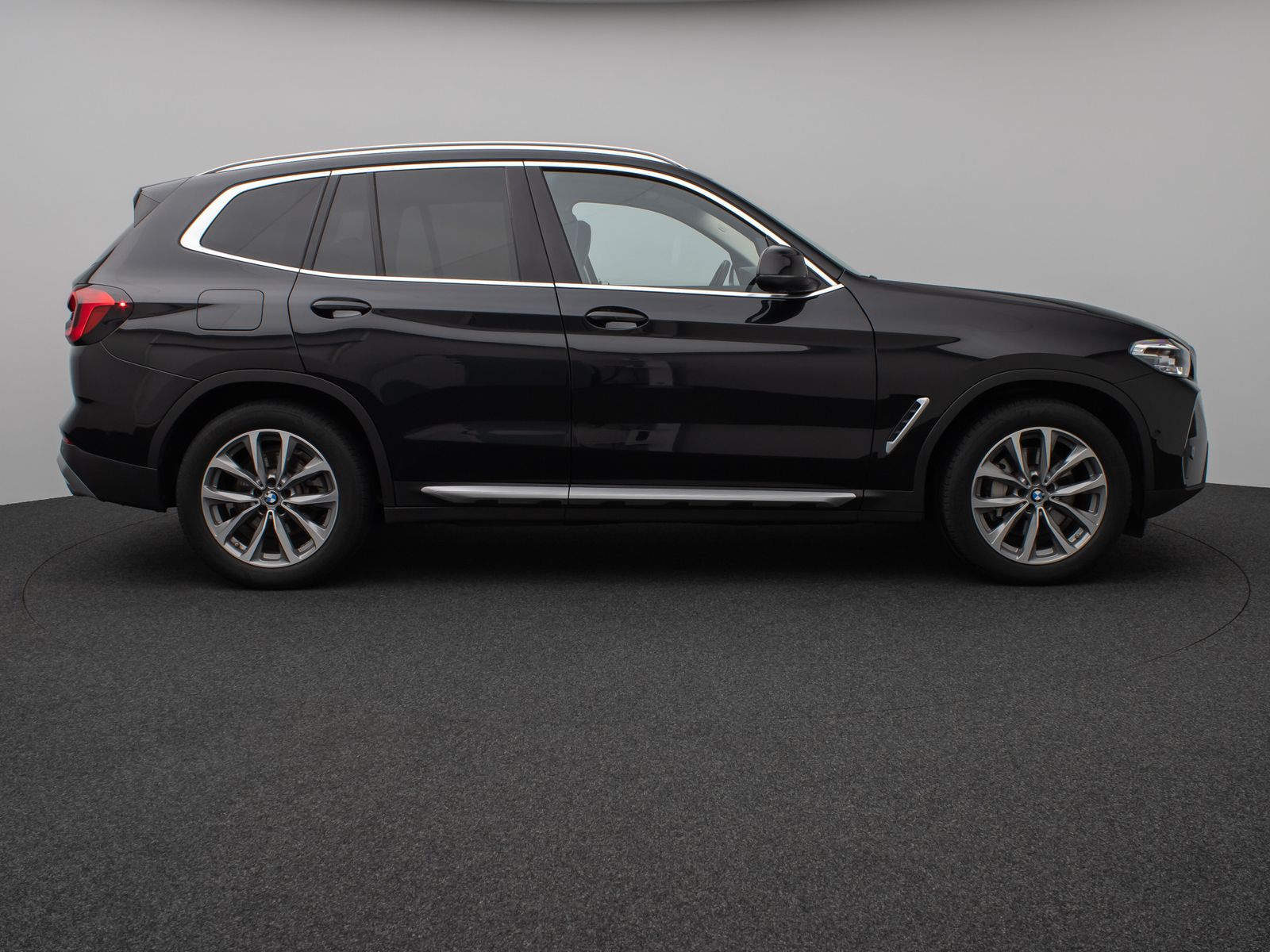 Fahrzeugabbildung BMW X3 xD30i Kamera DAB HiFi WLAN Leder Sport 19Zoll