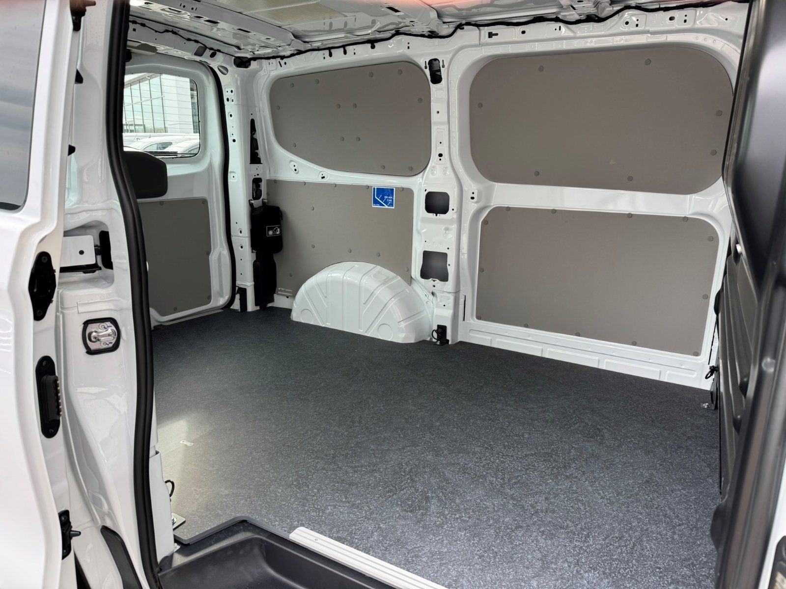Volkswagen T7 Transporter - Bild 9