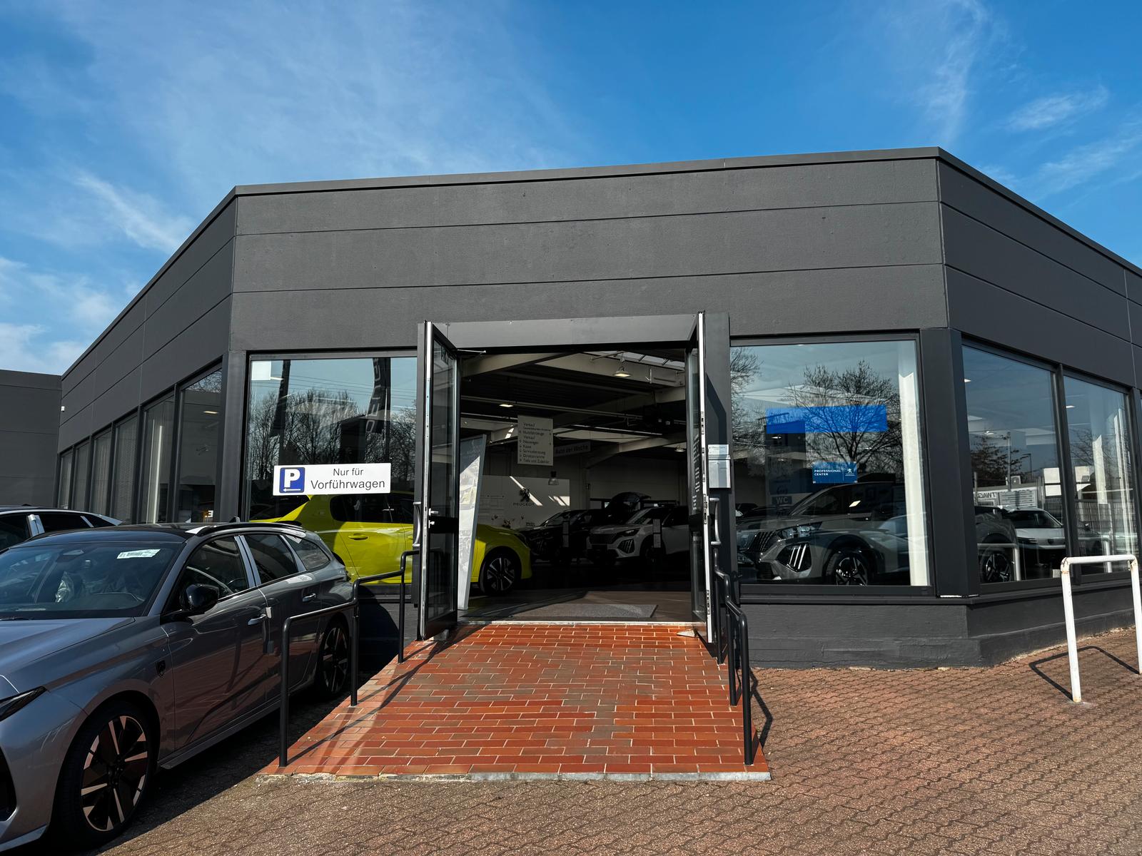 showroom-image-main