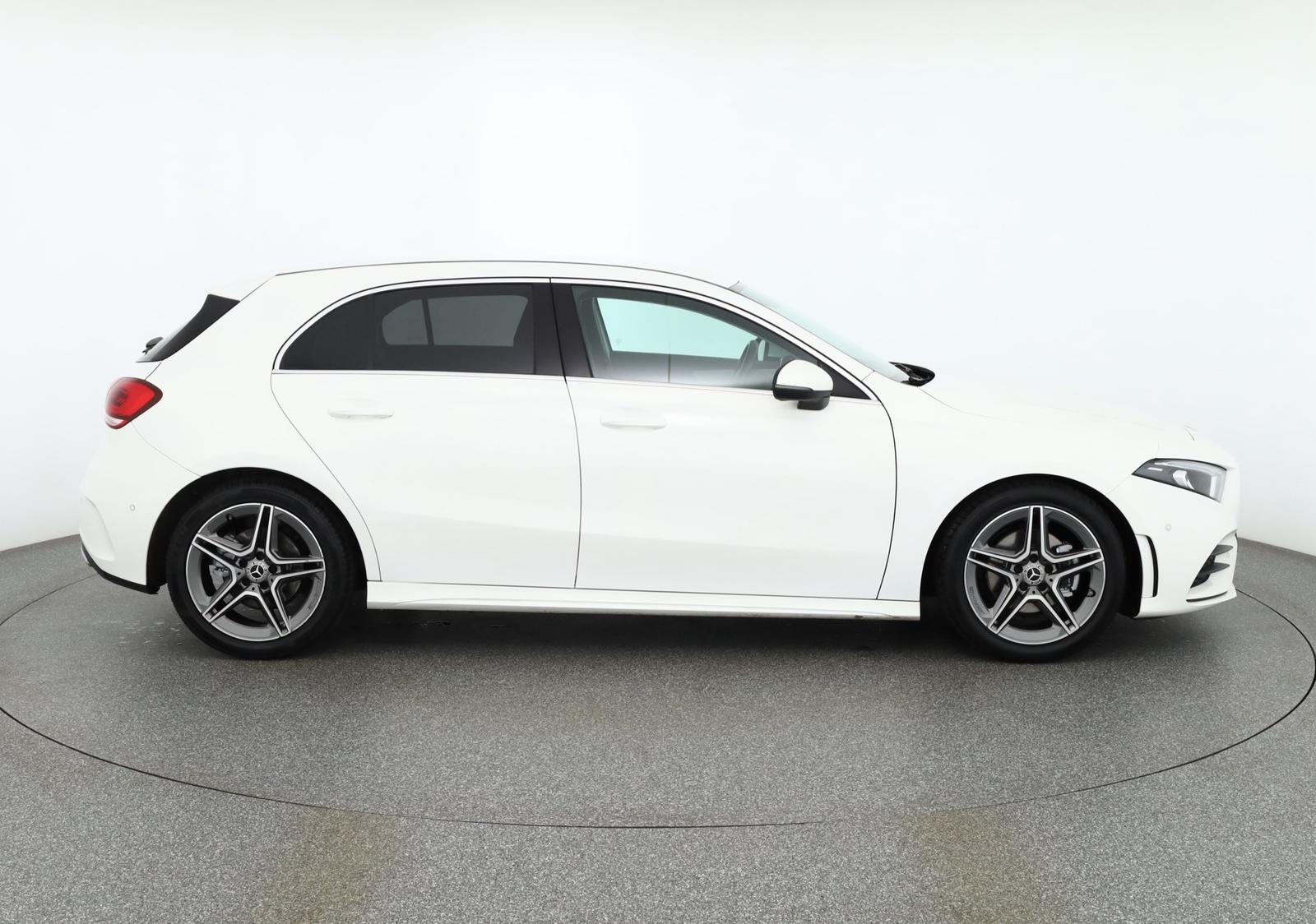 Mercedes-Benz A200 AMG Line LED Navi Sitzheizung Widescreen