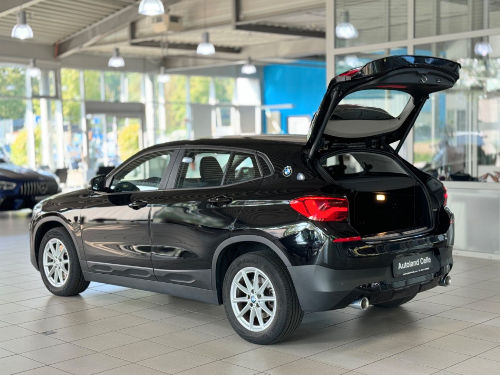 Fahrzeugabbildung BMW X2 xDrive20d Kamera LED GeschwindigReg ParkAssis