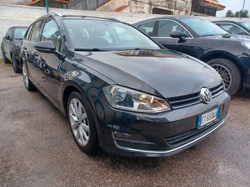 Volkswagen Golf - 2