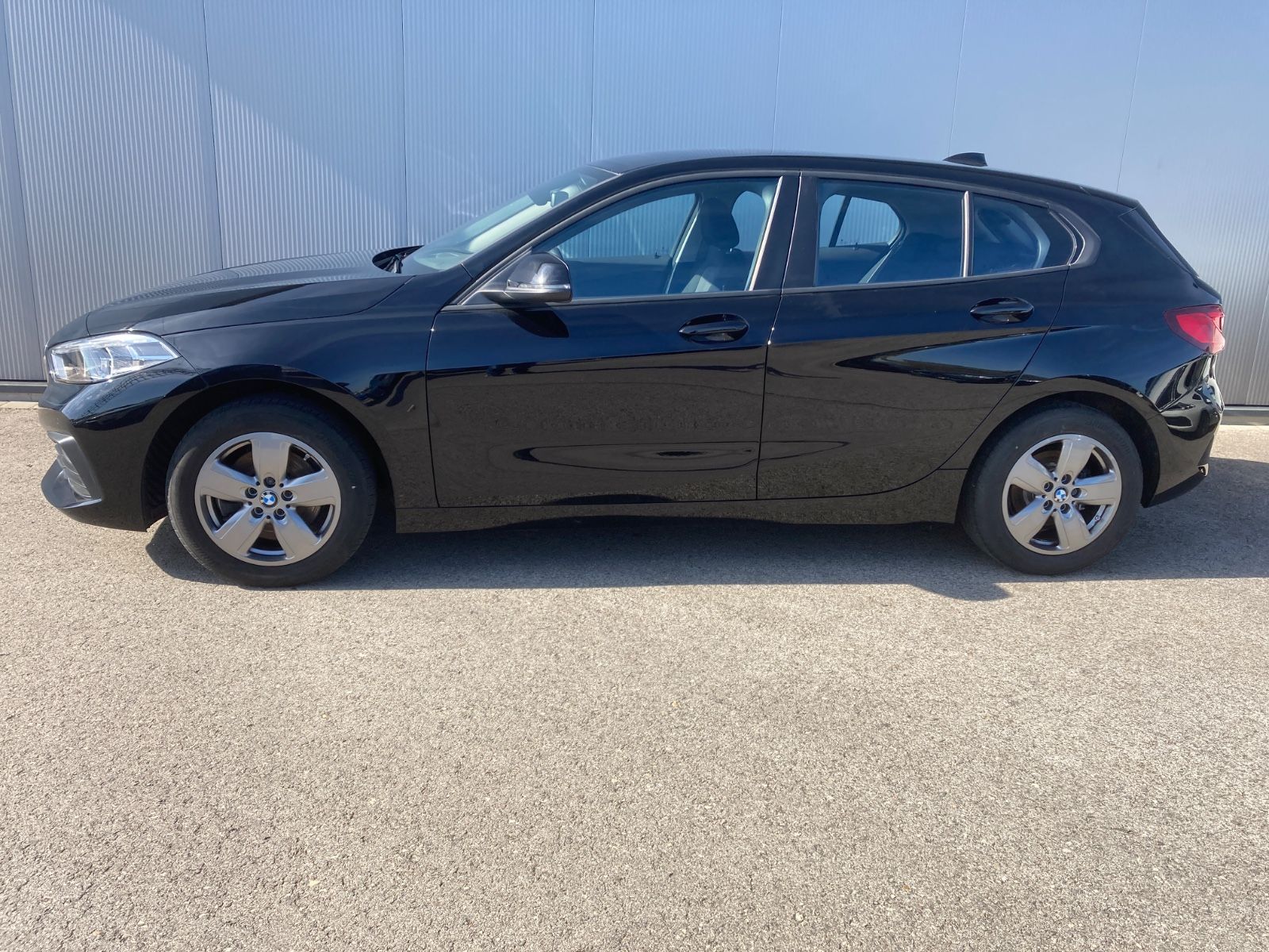 BMW 118iA*Navi*PDC*DAB*Carplay*Sitzh*LED
