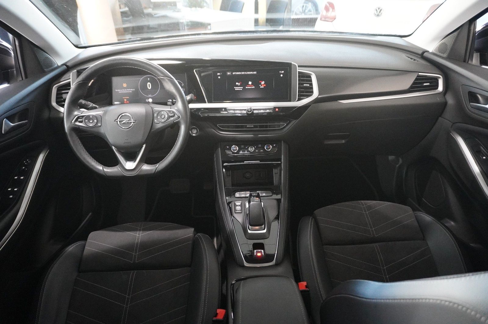 Fahrzeugabbildung Opel Grandland (X) ULTIMATE 4HYBRID NAVI/LED/SPORT/SH