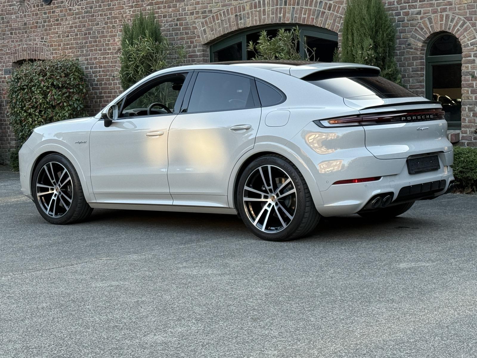 Porsche Cayenne E-Hybrid Coupe SPORTDESIGN*INNODRIVE*22
