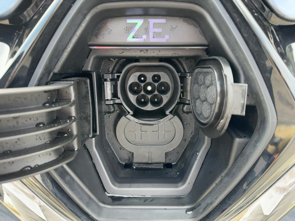 Fahrzeugabbildung Renault ZOE Intens R135 Z.E 50 inkl Batt EPH Kamera Navi