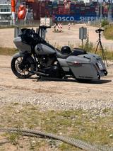 Harley-Davidson Road Glide - Motorräder in Berlin