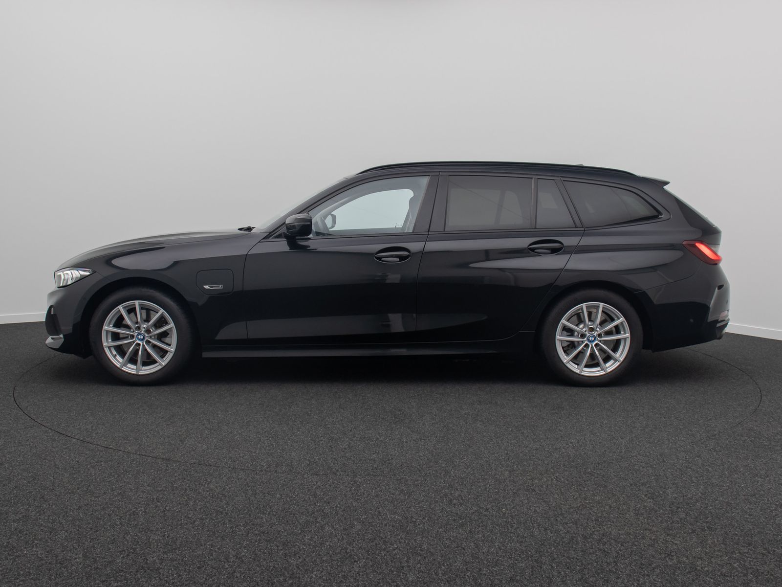Fahrzeugabbildung BMW 320e DAB Kamera Alarm H/K Sport Leder Komfort