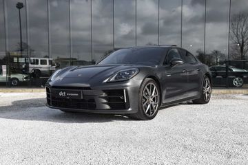 Porsche Panamera - 1