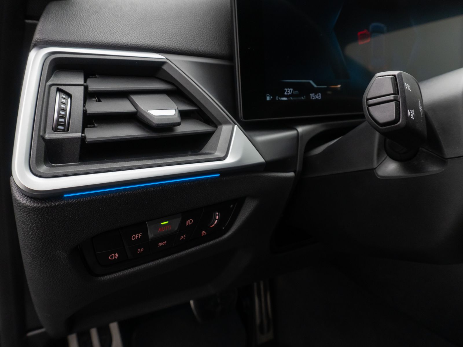 Fahrzeugabbildung BMW 320d M Sport AHK Stop&Go Alarm DAB Komfort 19Zol