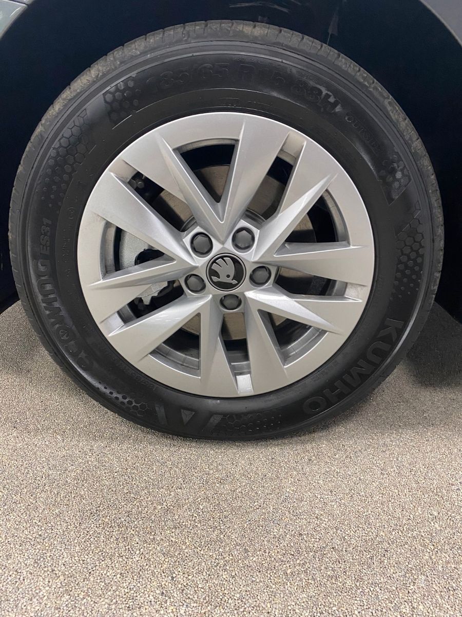 Fahrzeugabbildung SKODA Fabia 1.0 TSI DSG Selection+GARANTIE 2030 100tKM