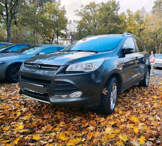 Ford Kuga Sync Edition AHK TÜV bis 10.26