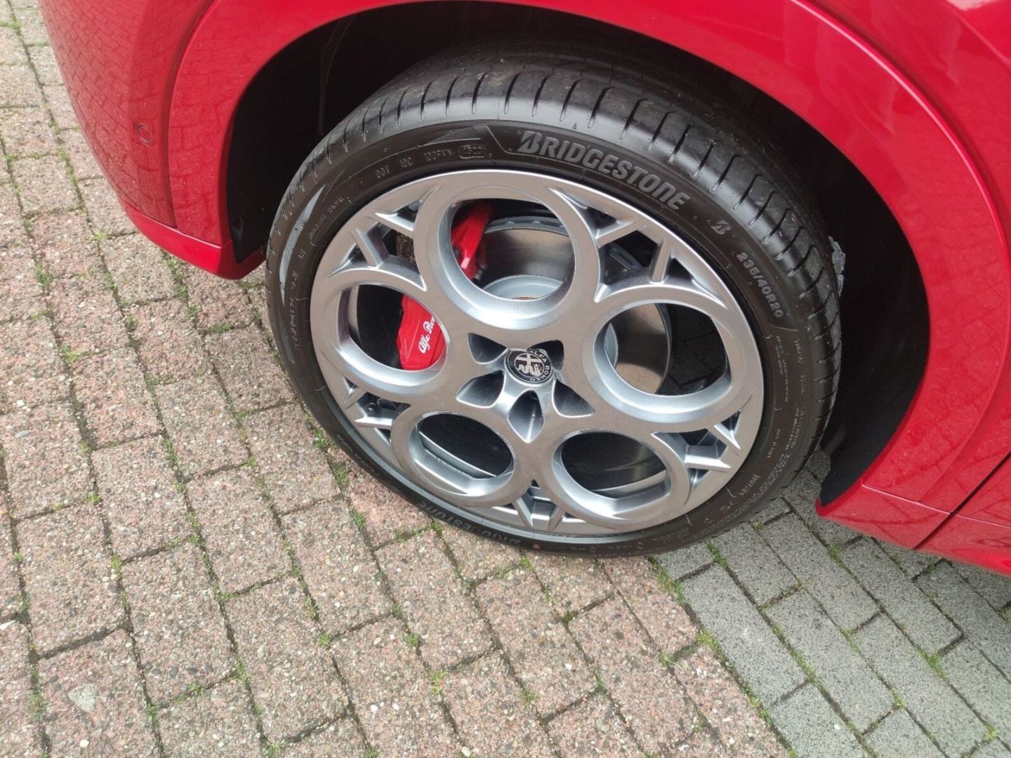 Fahrzeugabbildung Alfa Romeo Tonale Tributo Italiano 1.3 PHEV Q4 Harman Kardo