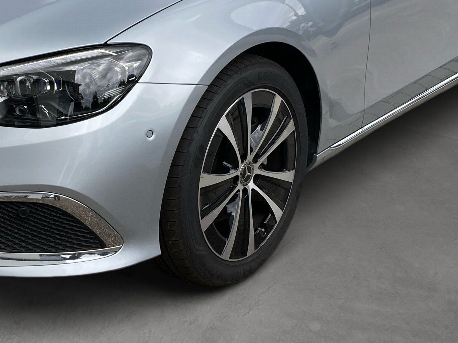 Fahrzeugabbildung Mercedes-Benz E 200 T Exclusive*Standheizung*360*MultiBeam*HUD