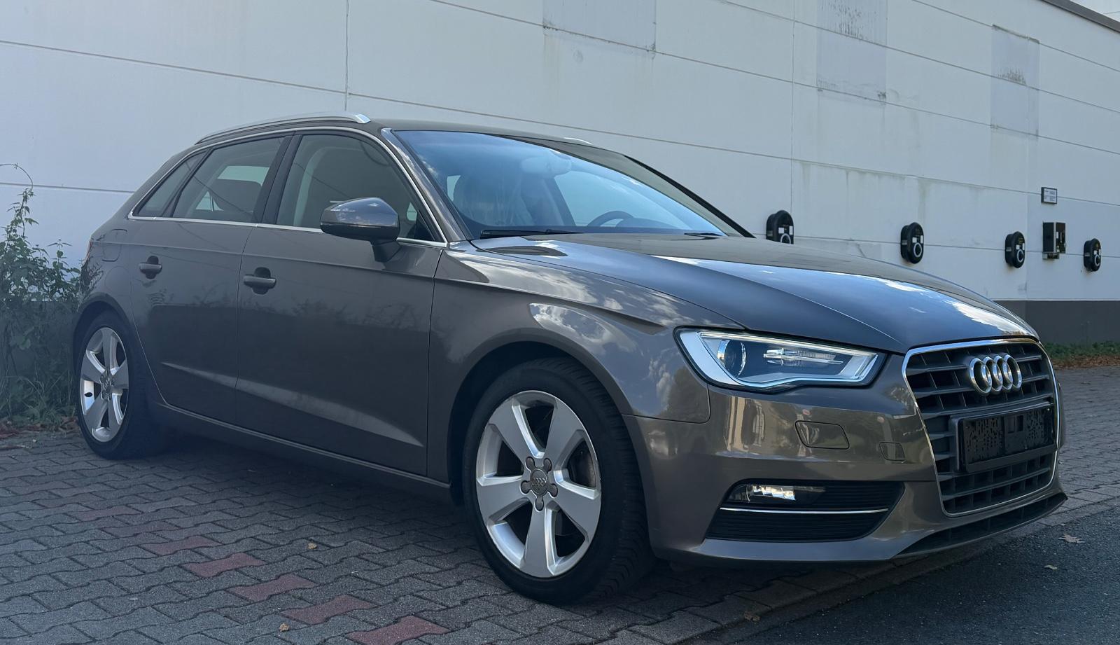 Audi A3 Sportback  1.4 Ambition/Navi/Bi-Xenon/DSP/APS
