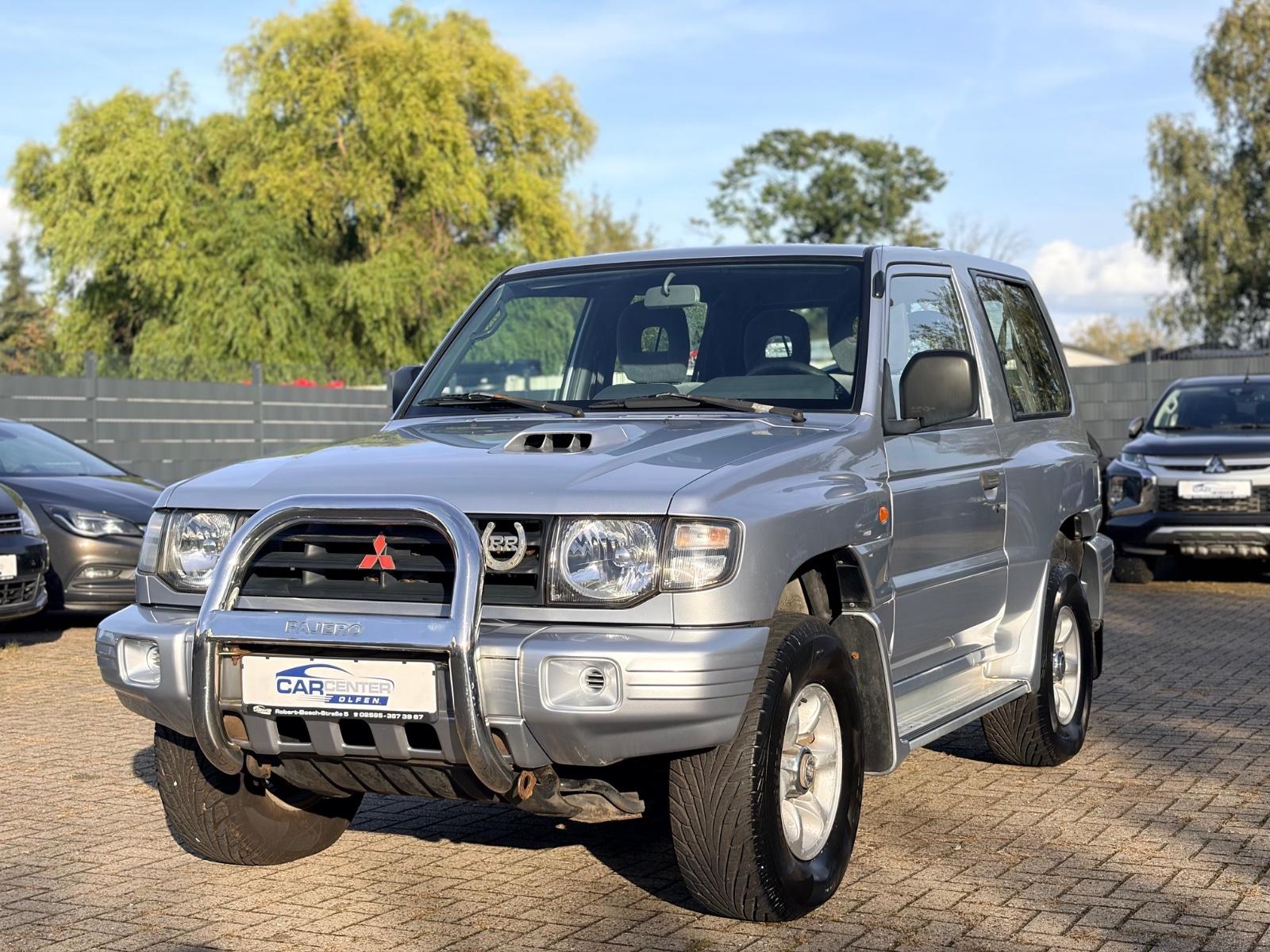 Mitsubishi Pajero 2004 — rear view