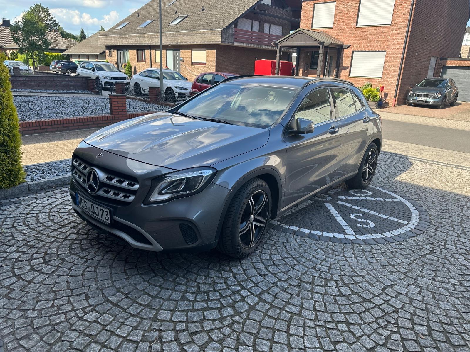 Mercedes-Benz GLA 200/LED/Kamera/Navi/AHK/Teilleder