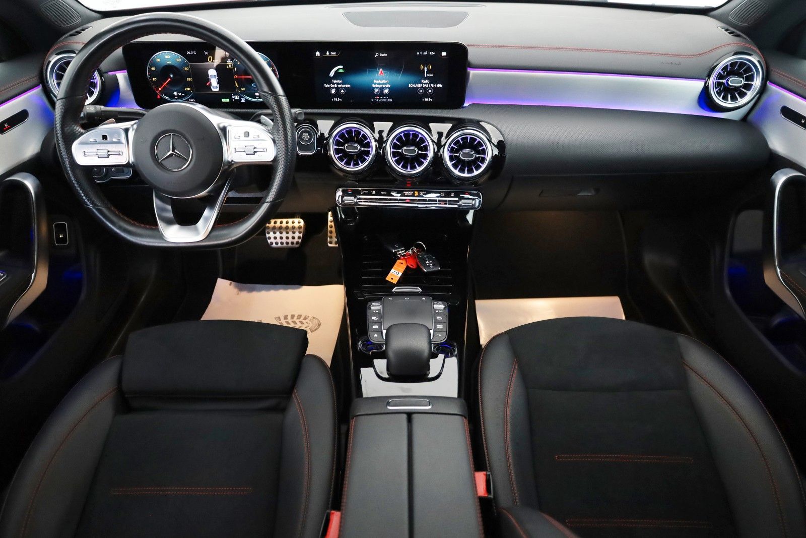 Fahrzeugabbildung Mercedes-Benz CLA 250 e Coupe, AMG line,Navi,LED,SH,Kamera