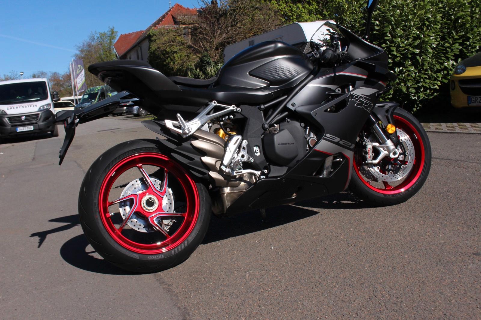 QJ Motor SRK 921 RR by MV Agusta frisch eingetroffen