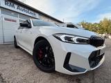 BMW 330 i xDrive M Sportpaket Glasdach Leder HUD DAB