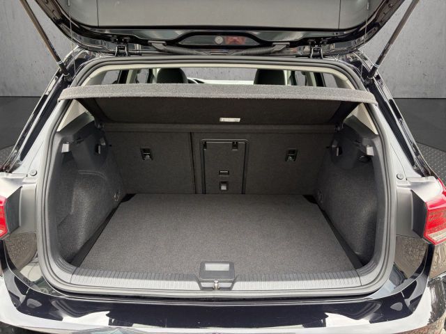 Golf VIII 1.5 TSI DSG Active Bluetooth Navi LED