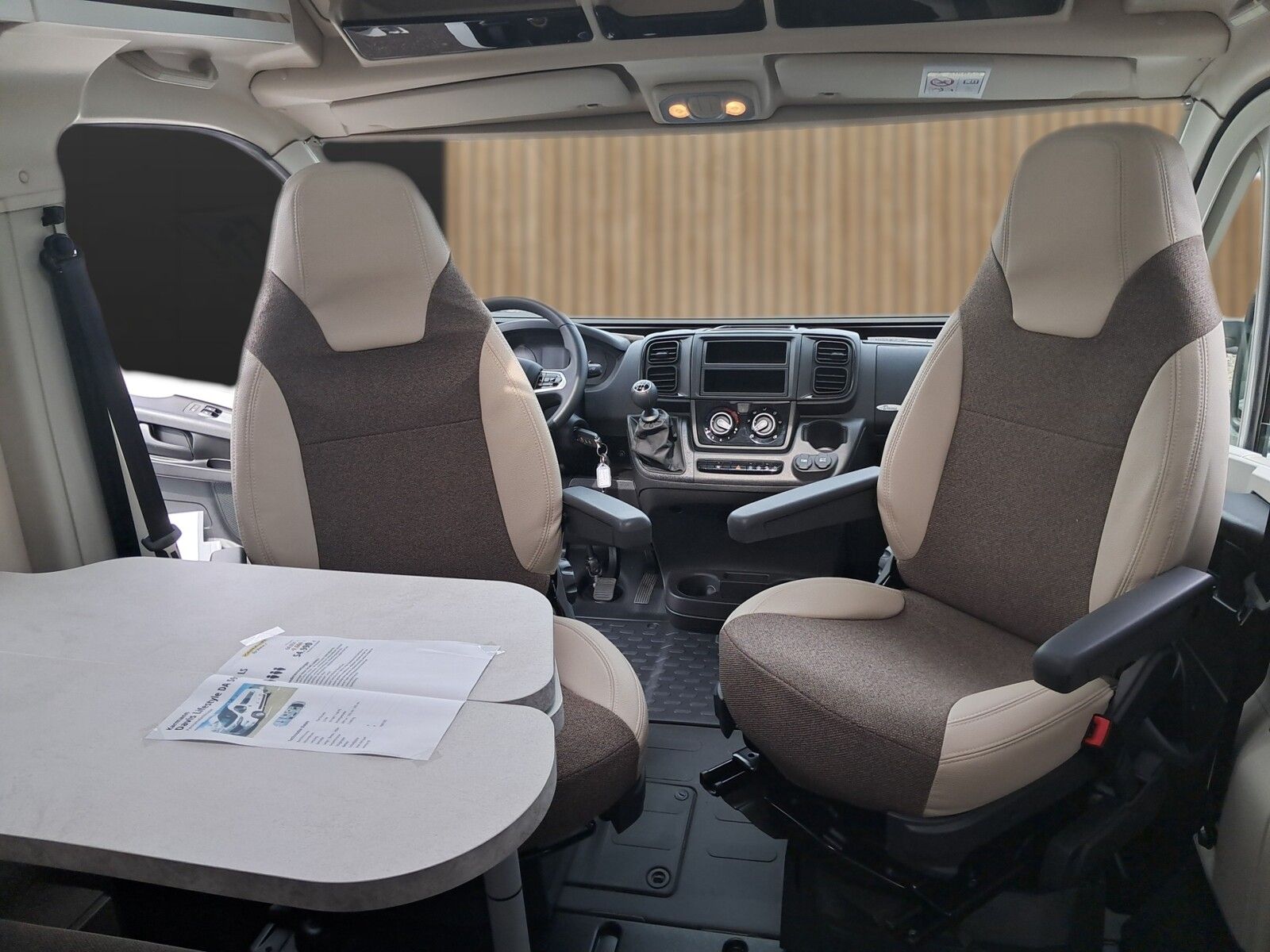 Fahrzeugabbildung Karmann Davis Lifestyle DA 591 LS Panoramadachfenster