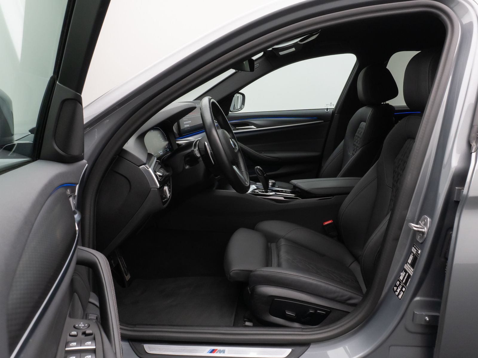 Fahrzeugabbildung BMW 530d xD M Sport Pro Kamera Laser HUD HiFi DAB
