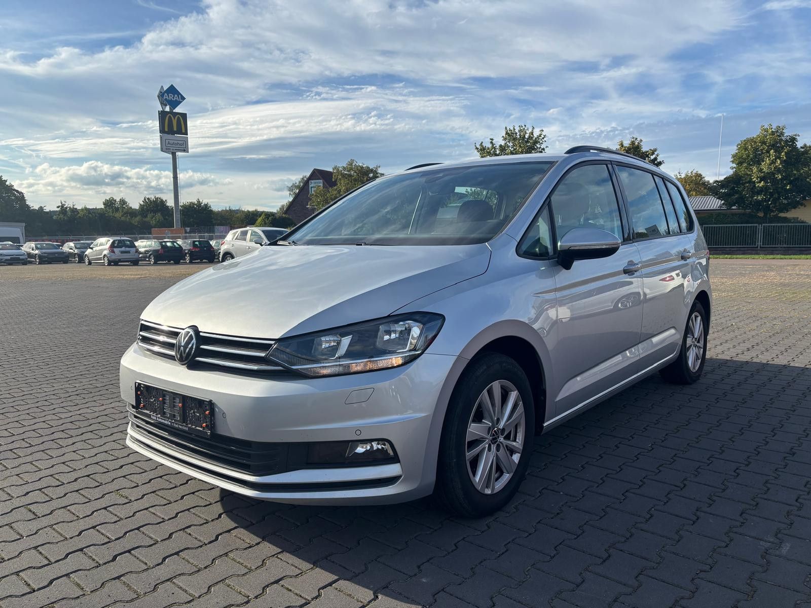 Fahrzeugabbildung Volkswagen Touran 2.0 TDI DSG Comfortline-NAVI-ACC-PDC-SHZ-