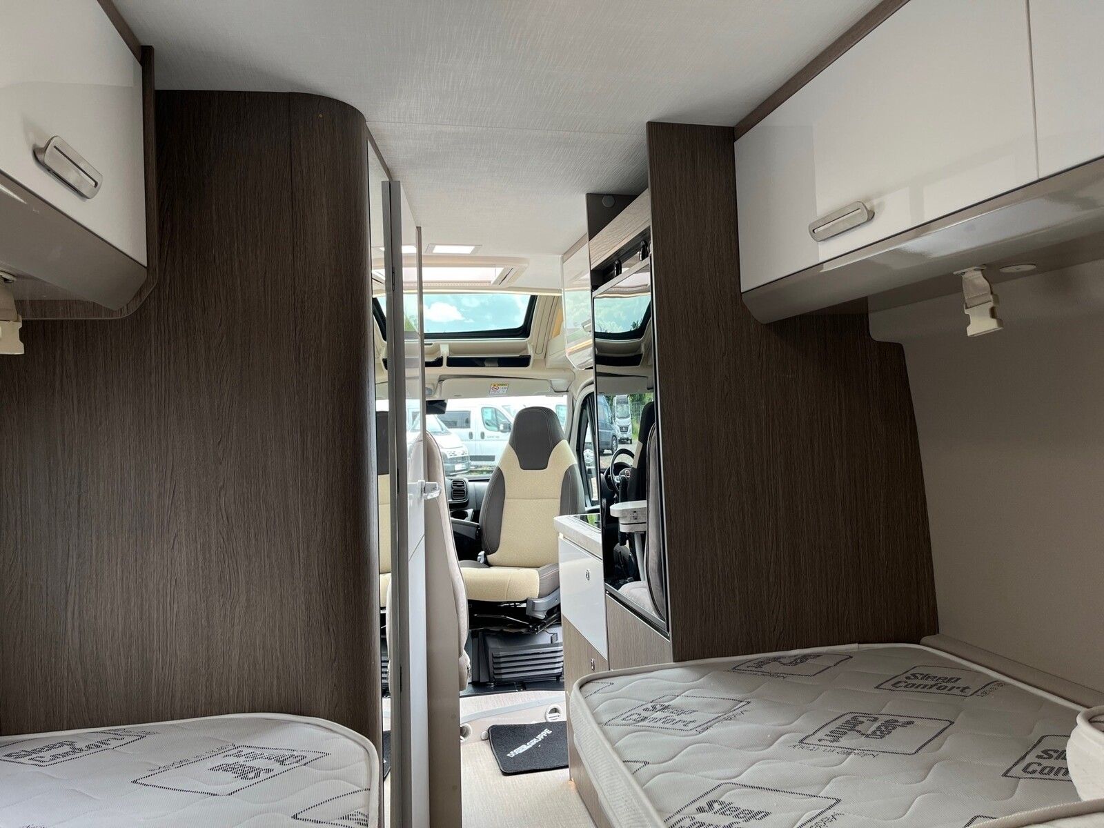 Fahrzeugabbildung Chausson Van Sport Line V697 Automatik AHK Wechselrichter