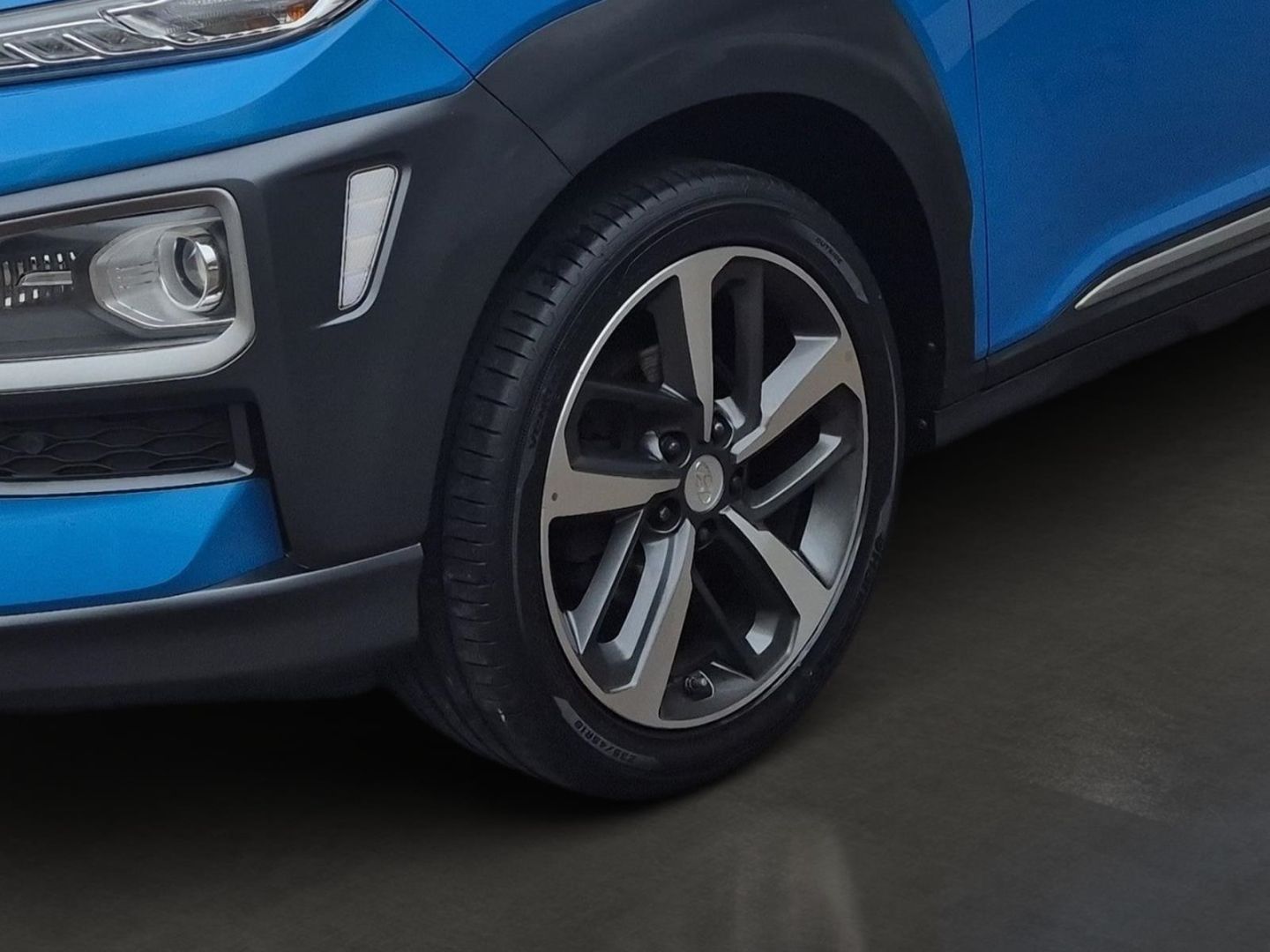 Fahrzeugabbildung Hyundai KONA Premium 2WD HUD LED Klimaautom DAB SHZ Lenk